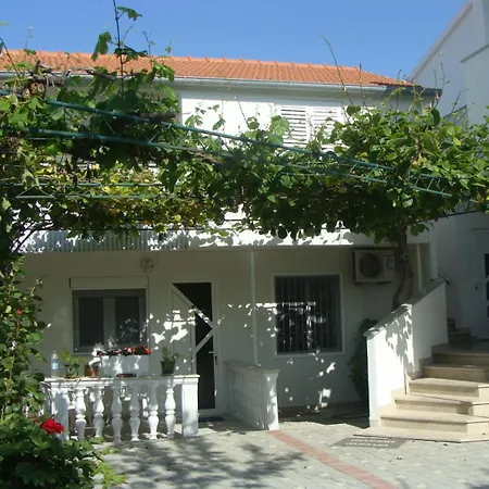 Apartament In Mit Terrasse, Klimaanlage, W-lan 131-1